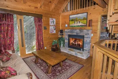 Image de Abide With Me: Semi-isolée, Vue sur la montagne, Top équipements, salle de jeux, à proximité de toutes les attractions!