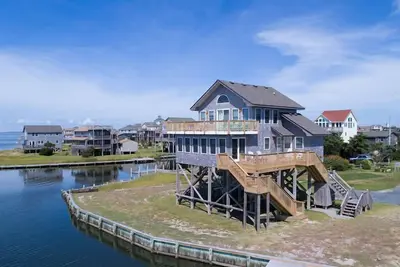 Image de Parfait pour les sports nautiques et la pêche! Soundfront à Avon w / Boat Dock, vue imprenable