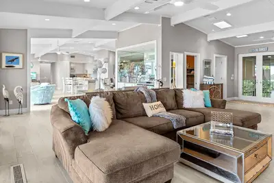Image de La maison de vacances ultime Captiva! Profitez d'une vue imprenable sur l'eau! !