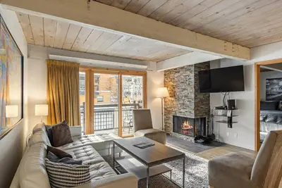 Image de Deux chambres récemment r��novées au dernier ���tage avec vue sur la montagne