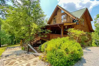 Image de Belles vues sur la montagne! Accès gratuit à la piscine, Putt Putt, Golf, etc 5 miles de Pigeon Forge Pkwy!