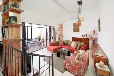 Charming Sunny Haven with Balcony