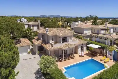 Image de Four Bedroom Villa in Varandas do Lago - T148 - Almancil, Algarve