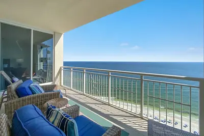 Image de Indigo West 1802 - Vue sur la plage avec intérieur luxueux et commodités!