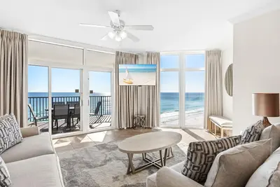 Image de Balcon devant le golfe, superbes vues sur la chambre principale, chaises et parasols sur la plage gratuite!