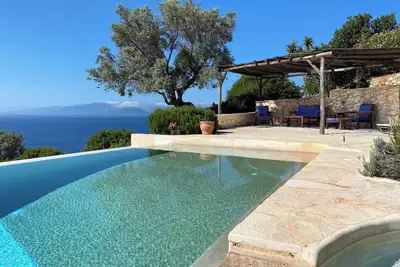 Image de Villa Anatoli - villa de luxe face à la mer avec piscine privée