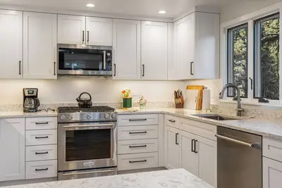 Image de Un morceau d'histoire de Vail, une vraie pierre de Vail (208178-2805)