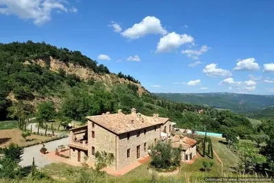 Image de location vacances grande villa à louer italie, ombrie, proche orvieto, vues, climatisation, piscine, wi-fi, court terme long t