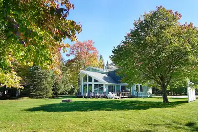 Image de Vues spectaculaires sur le lac à partir de 5 chambres à coucher