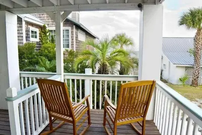 Image de Studio Tybee Island avec Vue Partielle sur l'Océan, Hamac et Accès à la Piscine