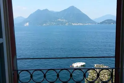 Image de Exclusive appartement de 3 chambres dans une villa bien entretenue avec accès privé au lac