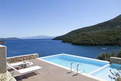 Image de Villas Miro - Villas de Luxe accès Direct à la Mer pour 14+ personnes