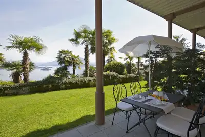 Image de Magnifique appartement dans une célèbre villa Art Nouveau avec piscine et vue sur le lac de rêve