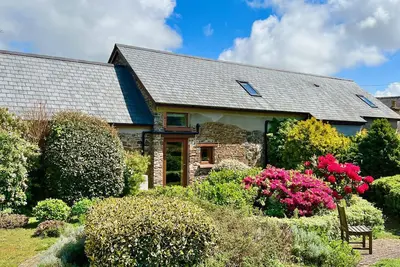 Image de Hastings Barn à High Park avec piscine intérieure partagée