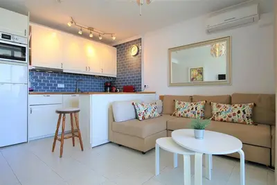 Appartement de luxe, vue sur la mer, A/C, piscine, À côté du centre Yumbo, à 10 minutes de la plage