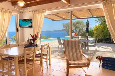 Image de Villa Boubouki - Villa de charme face à la mer dans bel espace de détente.