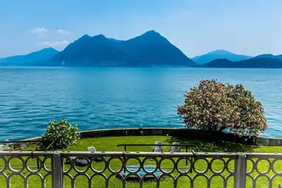Image de Exclusive appartement de 3 chambres dans une villa bien entretenue avec acc��s privé au lac