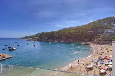 Image de Bel appartement en 1ère ligne de plage avec une vue spectaculaire sur mer