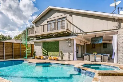 Image de Texas House · EXPÉRIENCE Ultime Dans Le Texas Avec Piscine Et Spa CHAUFFÉS