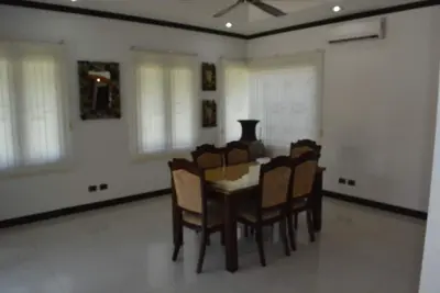 Image de Piscine 3 chambres Villa Pattaya Sud 300 m en bord de mer, 10 personnes accueillir.