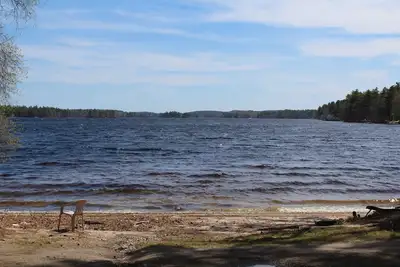 Image de Sandy Beach Cottage - Chalet confortable avec vue sur la plage et le lac sur le lac Pemaquid