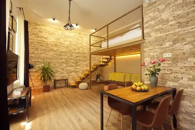Image de Choix parfait pour les couples - Le loft en pierre - Au coeur de Budapest