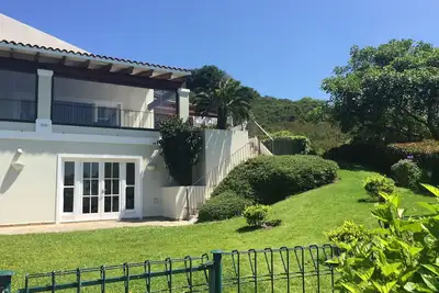 Image de Maison individuelle avec vue sur la mer, grand jardin, piscine + salle de gym privée