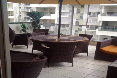 Image de Luxueux chat privé à la maison autorisé au centre commercial d'Amanora, saisons au centre commercial à distance de marche