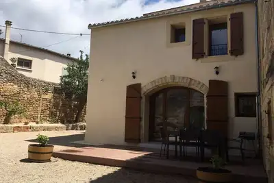 Image de Maison au coeur du domaine viticole Guinand