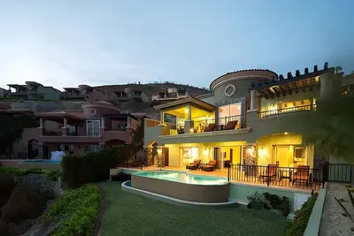 Image de Montecristo Estates Villa de luxe w Option tout compris!