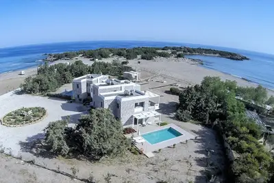 Image de Lithos-Luxe Beachside Villa En Pierre - Piscine Privee - Acces Direct A La Plage