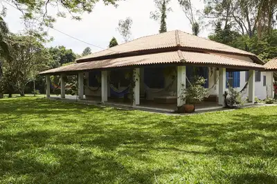 Image de \"Just Situated\" au milieu de Nature, Securite, Confort et Loisir