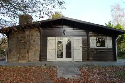 Image de chalet spacieux dans une zone rurale tranquille entre Couvin et Givet (Fr)