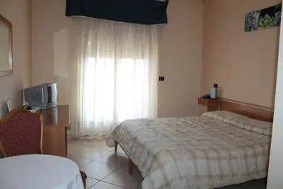 Chambre Royale Avec Balcon - Royal Hotel
