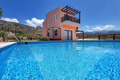 Image de Belle villa avec piscine privée, vue sur la mer et la montagne, 3 chambres, barbecue, WiFi (G)
