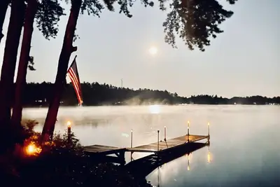 Image de Belle Retraite Sur Le Lac Front Sur Un Lot De Lac Cristal PRIVÉ De 1 Acre