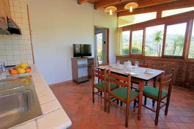 Image de maison dans une résidence avec piscine partagè dans la colline de Capo d'Orlando