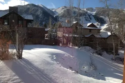Image de 2br 1 salle de bain avec chambre et séjour Vue de Aspen Mountain