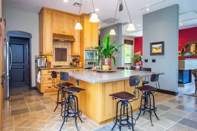 Image de Maison de campagne viticole entièrement rénovée - 4 000 $ pour le mois de mars