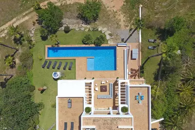 Image de Luxe Finca moderne, Excellent emplacement avec jardins grande piscine et vue sur la mer