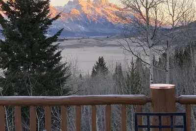 Image de Éclipse solaire totale Voir dans le parc de Grand Teton depuis cette propriété spacieuse