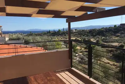 Image de Seaview villa perchée / wi-fi, A / C, près des sites Beach & Ancient à seulement 45 'd'Athènes