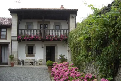 Image de Belle maison entièrement rénovée Montañesa