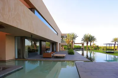 Image de white stone luxury modern villa in marrakech