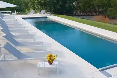 Image de Superbe villa avec grande salle de yoga et piscine