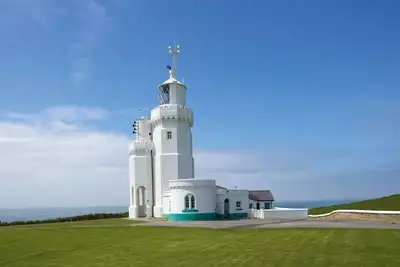Image de Penda Cottage attenant au phare de Sainte-Catherine peut accueillir cinq personnes sur l'île de Wight.