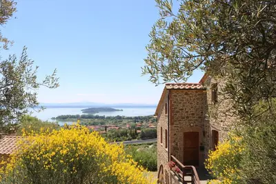 Maison avec vue magnifique sur le lac Trasimène