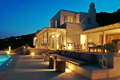 Image de La villa Ares, une belle villa avec piscine, peut accueillir jusqu'à 8 personnes.