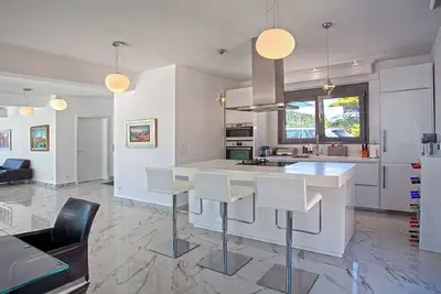 Image de Villa avec piscine privée et vue imprenable sur la mer et le mont Athos