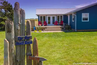 Image de Blue Beach House - Marchez jusqu'à la plage, Ac, récemment rénové, approuvé par la famille!